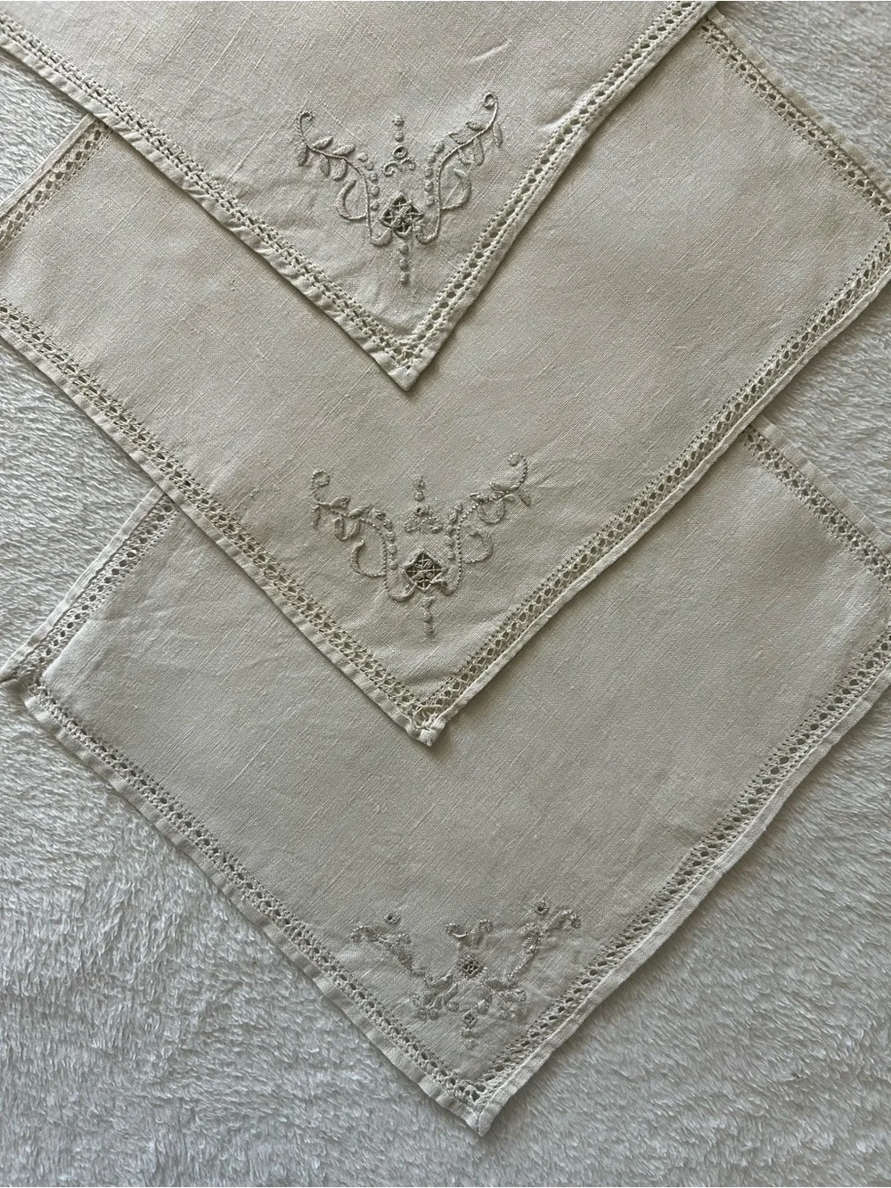 N/A vintage linen
